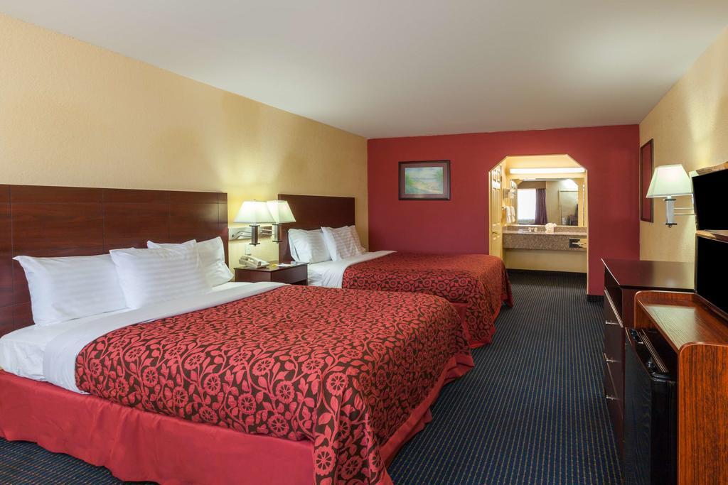Days Inn Gun Barrel City Exterior photo